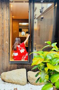 嘉艺 2层包栋2-10人 机场日本桥地铁直达 2房2卫1浴1厅1厨1花园 天下茶屋站步行3分钟日式庭院风格