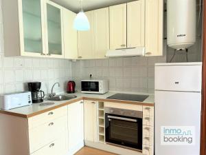 Apartamento con piscina y cerca de la playa
