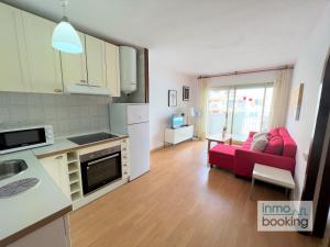 Apartamento con piscina y cerca de la playa