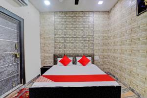 Hotel O Radhey Krishna Paying Guest House