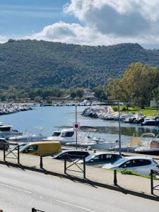 Appartements Belle vue sur le port & Parking prive : photos des chambres