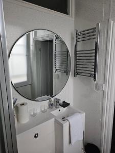 Deluxe King Room room in Sleepy Puffin Guest House