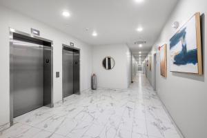 Designer Studio Loft - Balcony Pool Gym