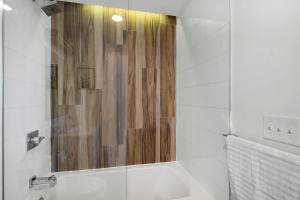 Designer Studio Loft - Balcony Pool Gym