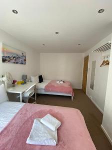 Fabulous Private Bedrooms near Euston Station, Central London