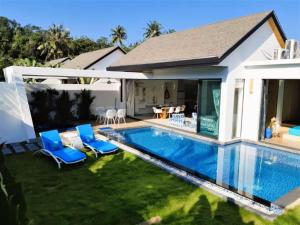 01 - Beach Villa Retreat