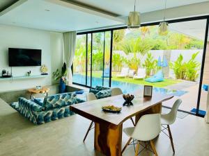 01 - Beach Villa Retreat