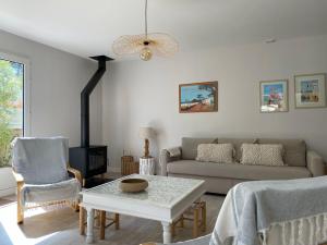 Maisons de vacances Maison familiale avec piscine privee a Saint-Vincent-sur-Jard - FR-1-336-136 : photos des chambres