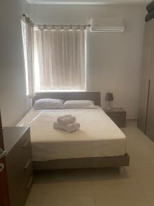 2 bedroom apt near st Julians