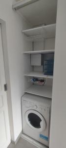 Charmant studio climatisé avec parking, terrasse et piscine