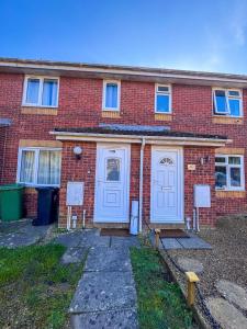 Newly Refurbished Home fit for to 7 family members, Groups, Contractors Centre of Bradley Stoke