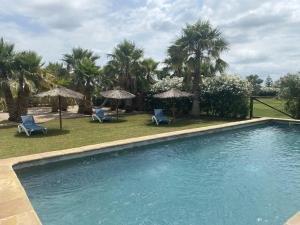 Masia Botargo 9 hab, 8 baños, piscina, porche