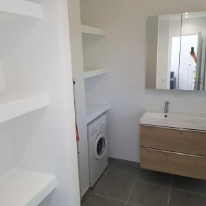 Bel appartement 2 pièces rénové proche plages rez de jardin