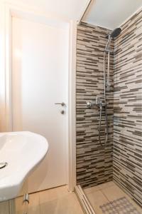 St Pauls Exquisite Modern Central Athens 270m to Metro & Sights