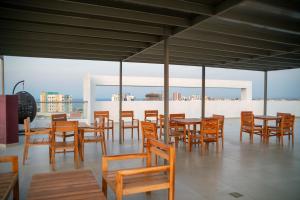 Elegant, pool, 2 bedroom, gym