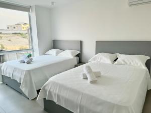 Elegant, pool, 2 bedroom, gym