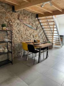 Loft cosy, bain à bulle et garage privé