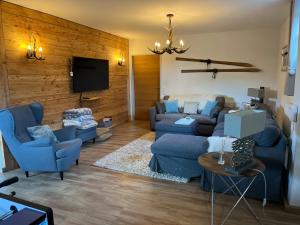 Luxury Chalet Suite suitable for 4 Guests, Living Room, Kitchen and Games Room