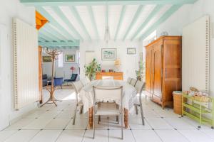 Maisons de vacances L-Embrun - T5 - Wifi - Acces a la mer : photos des chambres