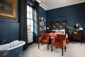 Luxury Four-Poster Room room in The Churchill Hotel