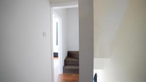 Spacious Bromley Home w Parking available and Outside Dining