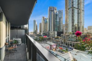 Imagine Marco 1 Bedroom 2 Beds apartment With a Pool Cinema Gym near CBD, Crown Casino & Exhibition centre
