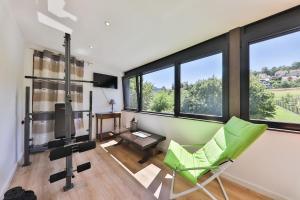 Spacious apartment, balneo and garden