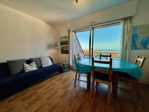 Appartements Quiberon - 2 Pieces + Mezzanine avec 2 Balcons, Parking, Pres de la Mer - FR-1-478-125 : photos des chambres