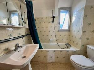 Appartements Quiberon - 2 Pieces + Mezzanine avec 2 Balcons, Parking, Pres de la Mer - FR-1-478-125 : photos des chambres