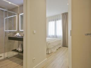 Sitges Spaces Urban Beach Flat- 3 Bedrooms, 3 Bathrooms, Huge Terrace, Near Beach