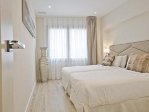 Sitges Spaces Urban Beach Flat- 3 Bedrooms, 3 Bathrooms, Huge Terrace, Near Beach