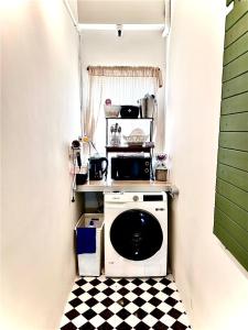 อมรรัตน์Room