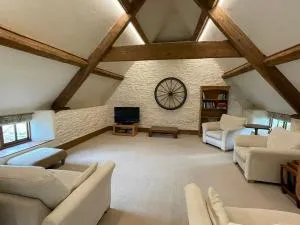 Great Barn, near Corfe, Stunning setting, Sleeps 6 - Corfe Castle