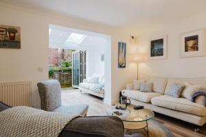 Stylish Retreat with Private Garden in Tetbury