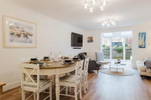 Stylish Retreat with Private Garden in Tetbury