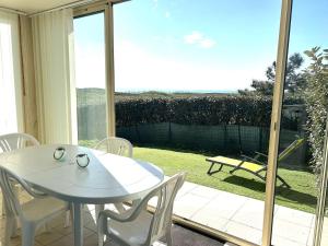 Maisons de vacances Maison a Bretignolles-sur-Mer : 2 ch, 4 pers, piscine securisee - FR-1-224A-39 : photos des chambres