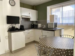 Appartement T2 Lumineux à Balaruc-les-Bains, Proche Thermes, Parking, Wifi, 2 Étoiles - FR-1-553-130