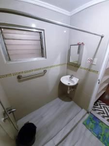 Whole House perfect for families 1 km to Burnham