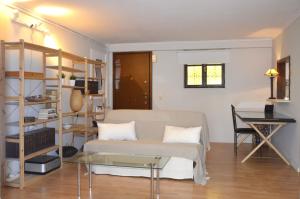 COZY Apt BY THE SEA AT VOULIAGMENI