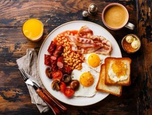 LA Riqueza Koala Inn Mcleod Ganj - Top Selling - Award Winning Hotel - Mountain View Rooms - Near to Mall Road