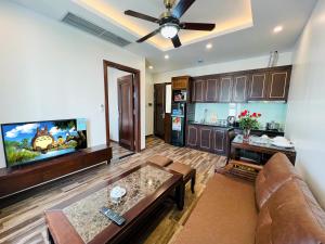 Hanoi Apartment Lac Long Quan
