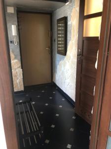 Plac Bankowy Apartment, Metro