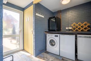 Sanderlings by Winterton Cottages