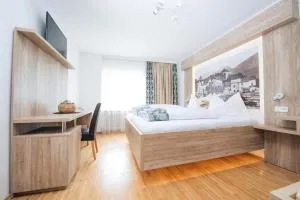 Hotel Adler - 萨尔察赫河畔戈灵