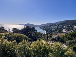 Appartements Appartement T3 avec mezzanine et parking au Rayol-Canadel - FR-1-226B-176 : photos des chambres