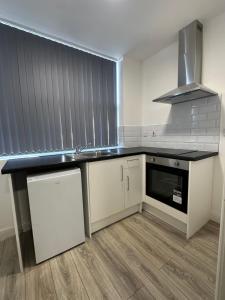 1 bed Roomy Station House Apartments - Free Wifi, Parking & EV