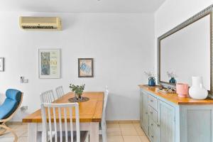 Limnaria Gardens Cozy Apartment