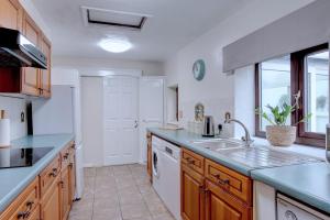 Crossways Cottage by Winterton Cottages