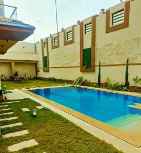 Suite with pool view - ‘Izbat Yūsif Barrādah