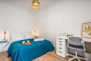 HostWise - Elegant & Stylish Flat w Balcony